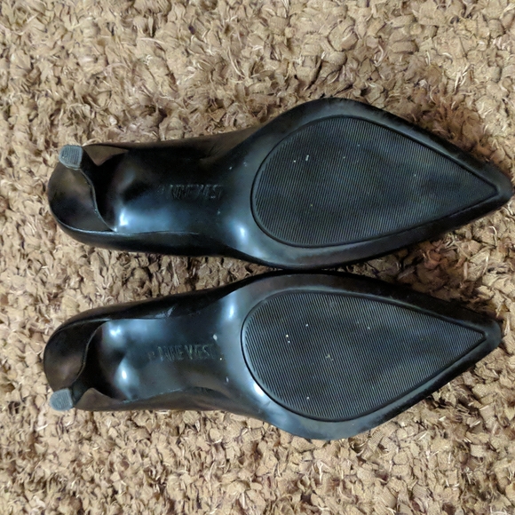 Classic Black Heels - Picture 3 of 8